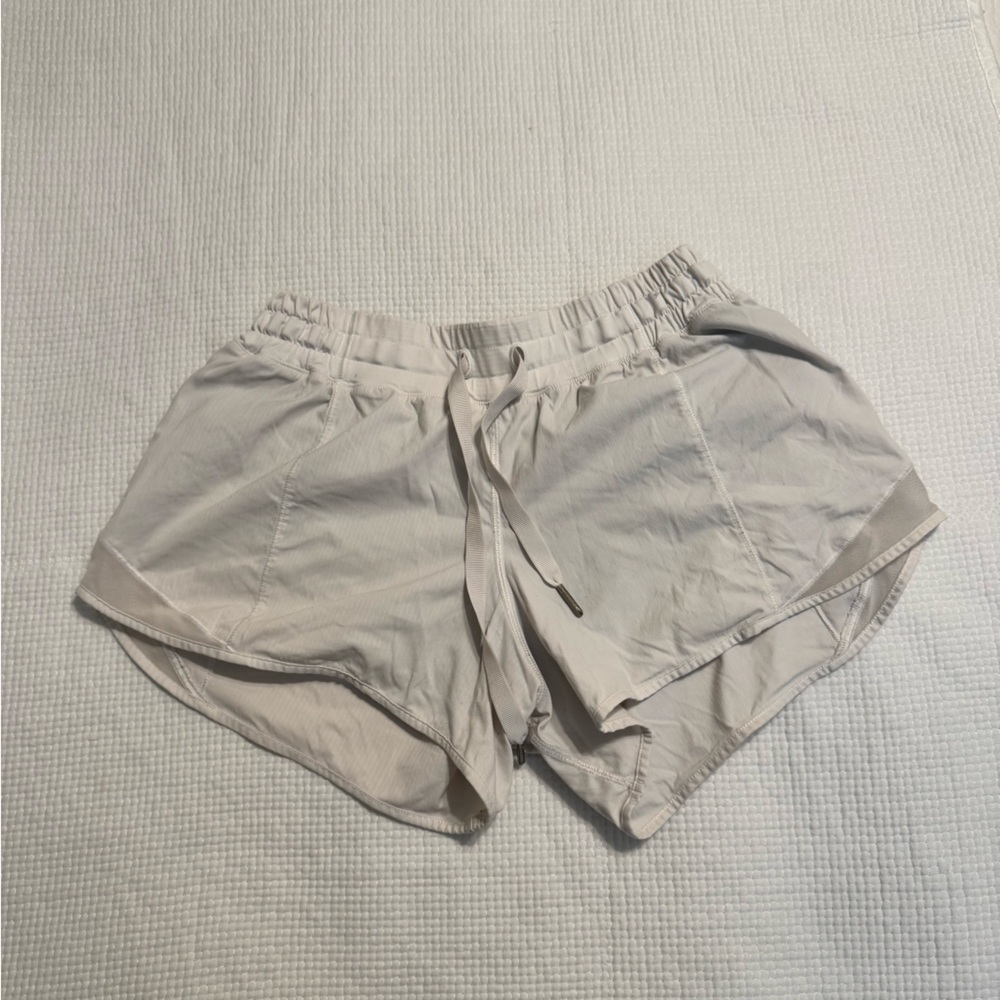 Lululemon Hotty Hot Low-Rise Lined Short